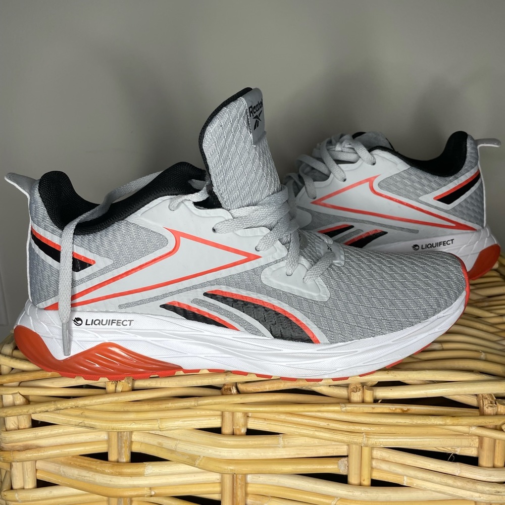 Reebok - Picture 2 of 7